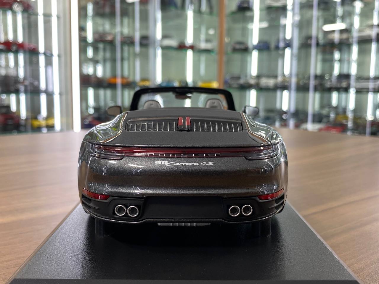 1/18 Diecast Model - Porsche 911 Carrera 4S Cabriolet (2019)  *By Minichamps*