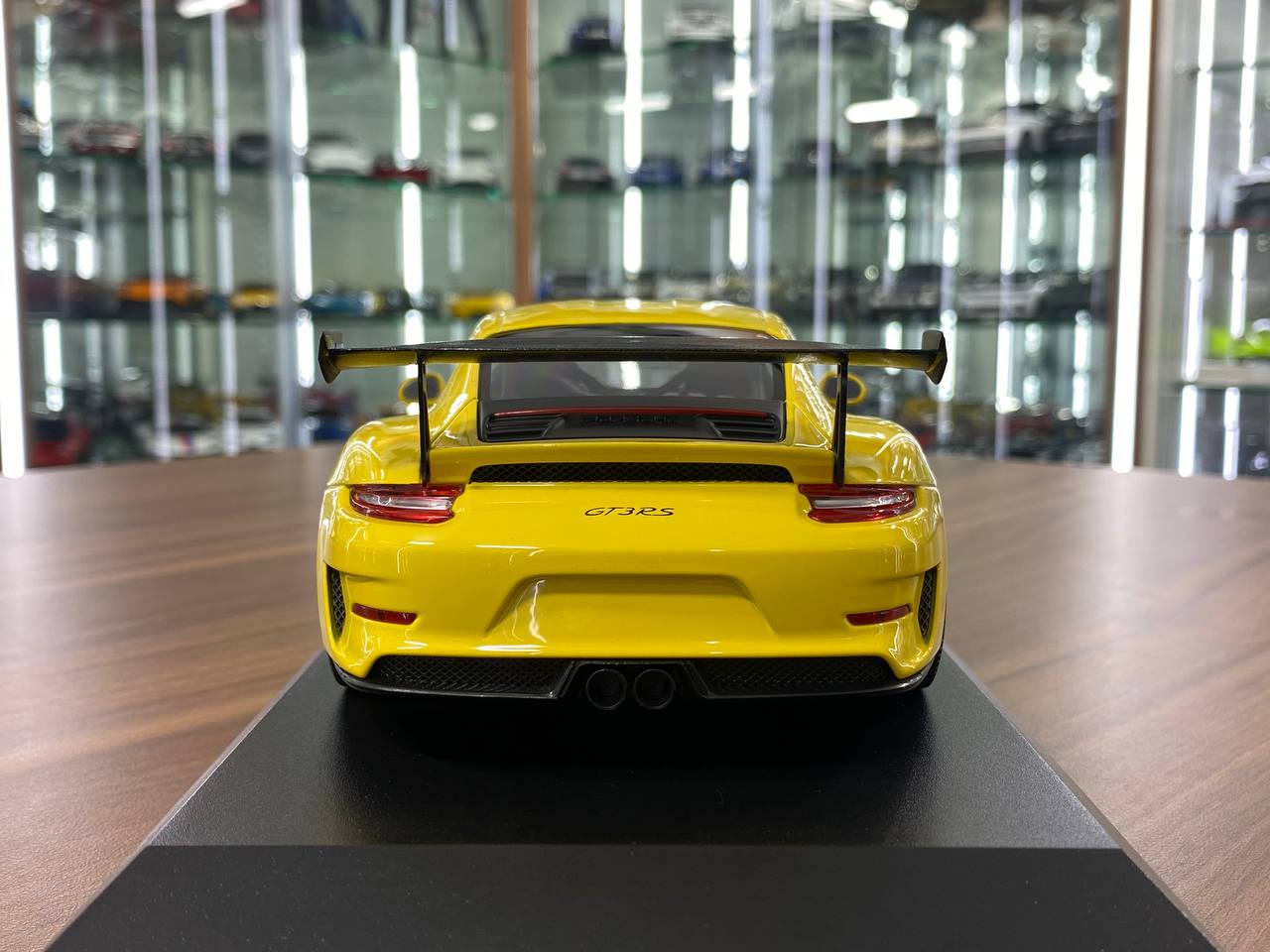 1:18 Diecast  - Porsche 911 GT3 RS 2019 by Minichamps (Yellow with Black Wheels)