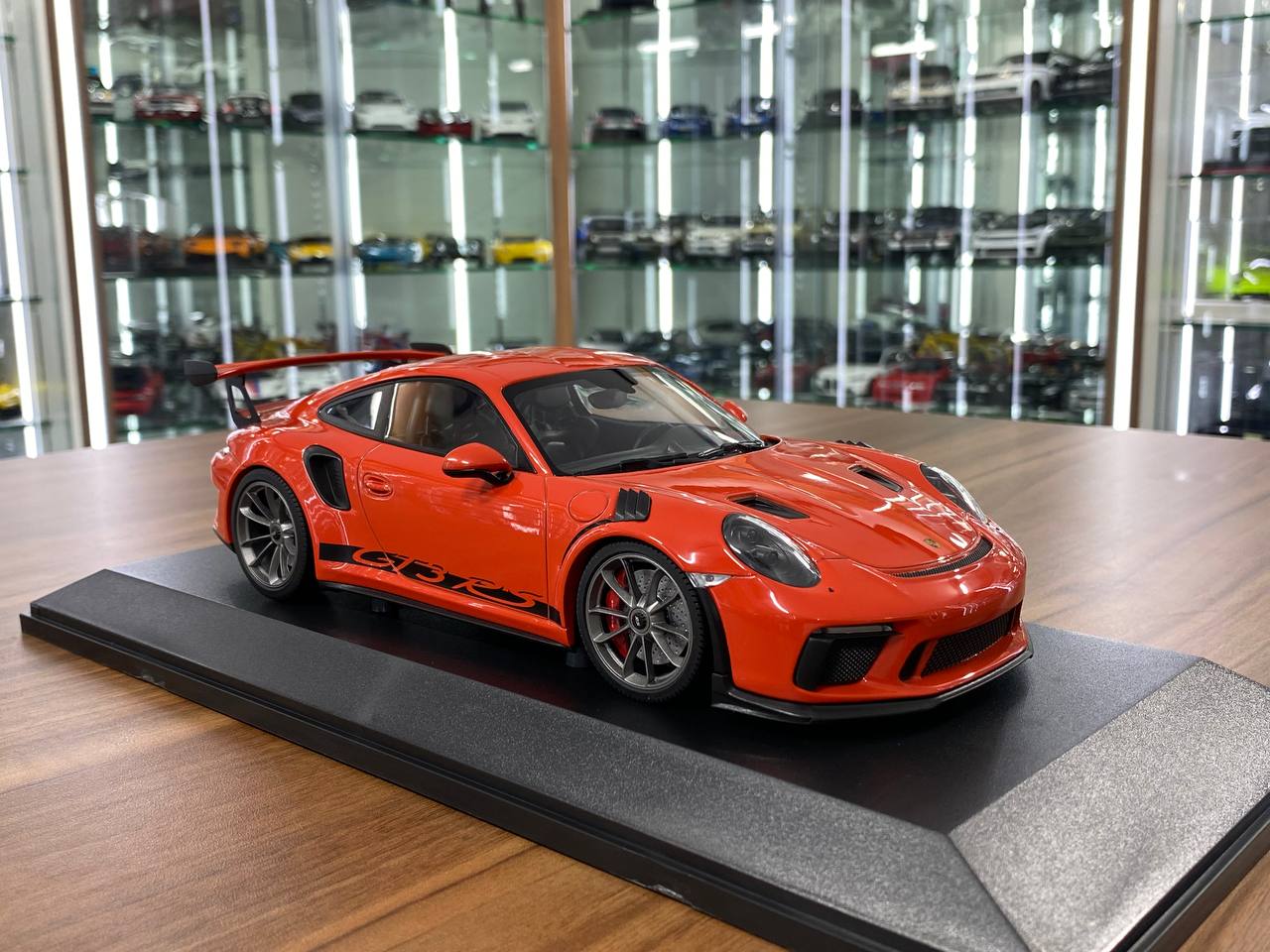 1:18 Diecast Model - Porsche 911 GT3 RS 2019 by Minichamps (Orange with Silver Wheels)