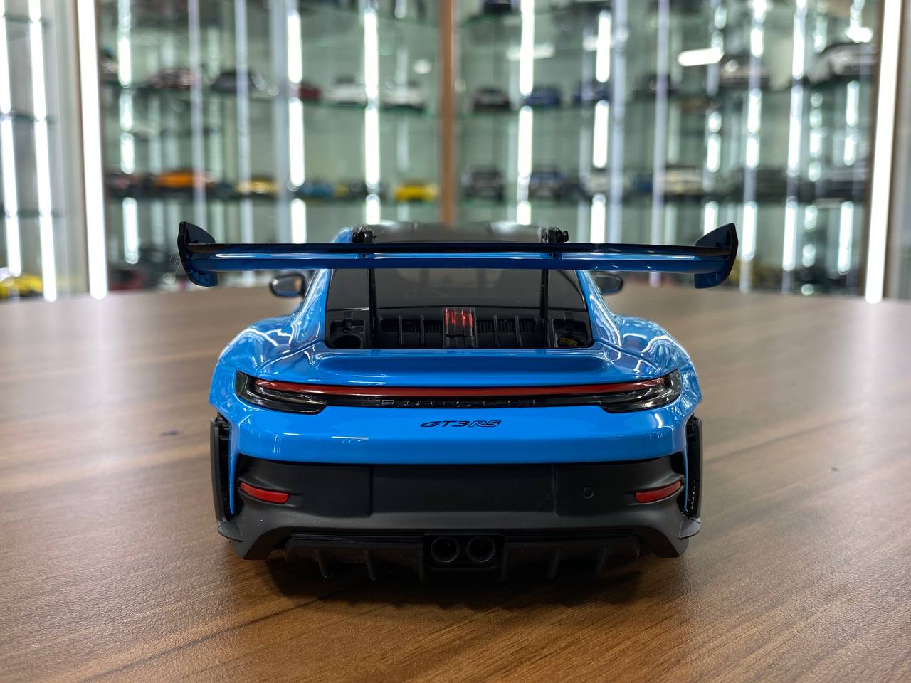 1:18 Diecast  – Minichamps Porsche 911 (992) GT3 RS 2024 Weissach Paket in Blue