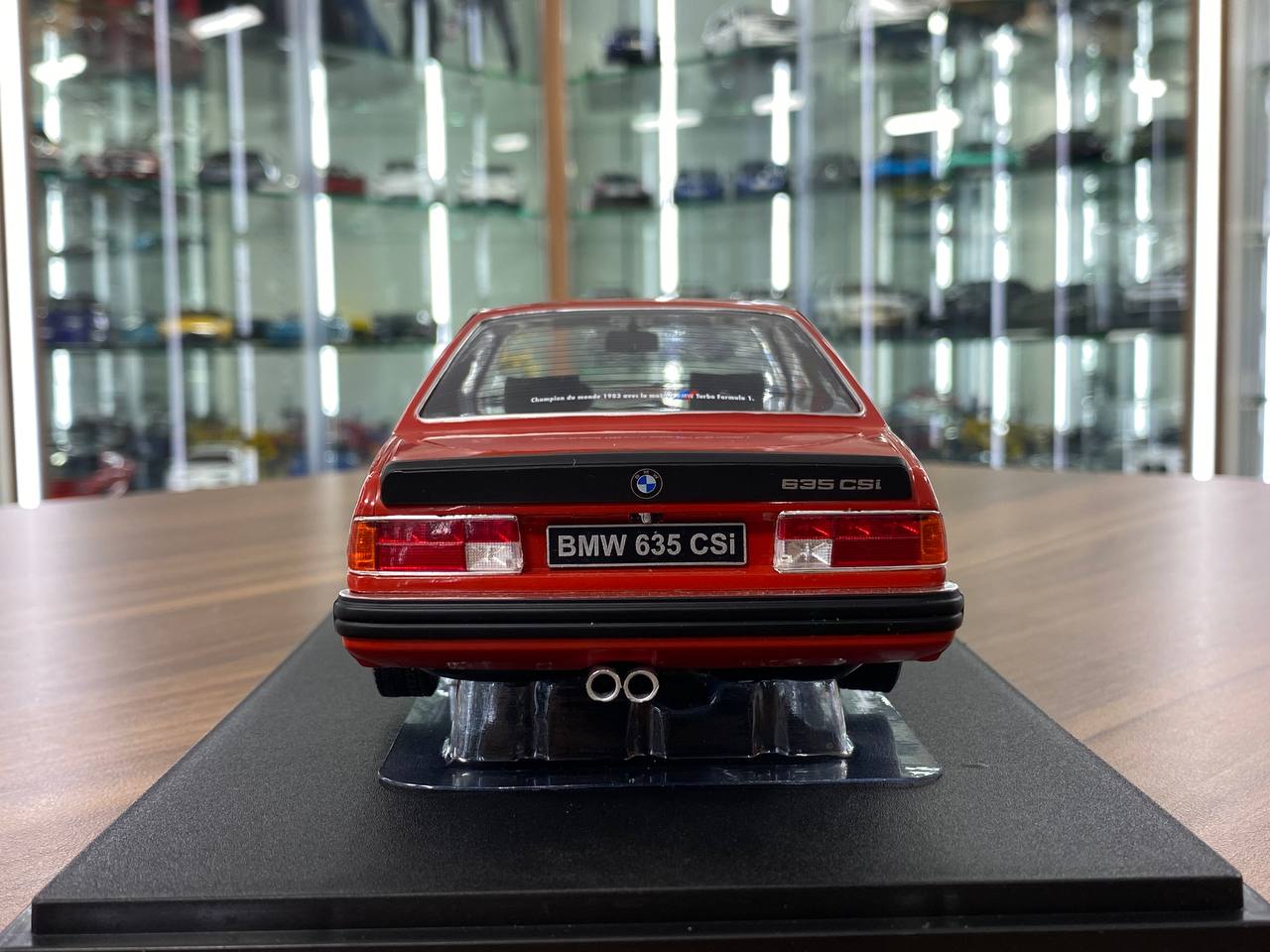 1/18 Diecast Solido BMW 635 CSI (E24) 1984 in Red (Doors Opening)