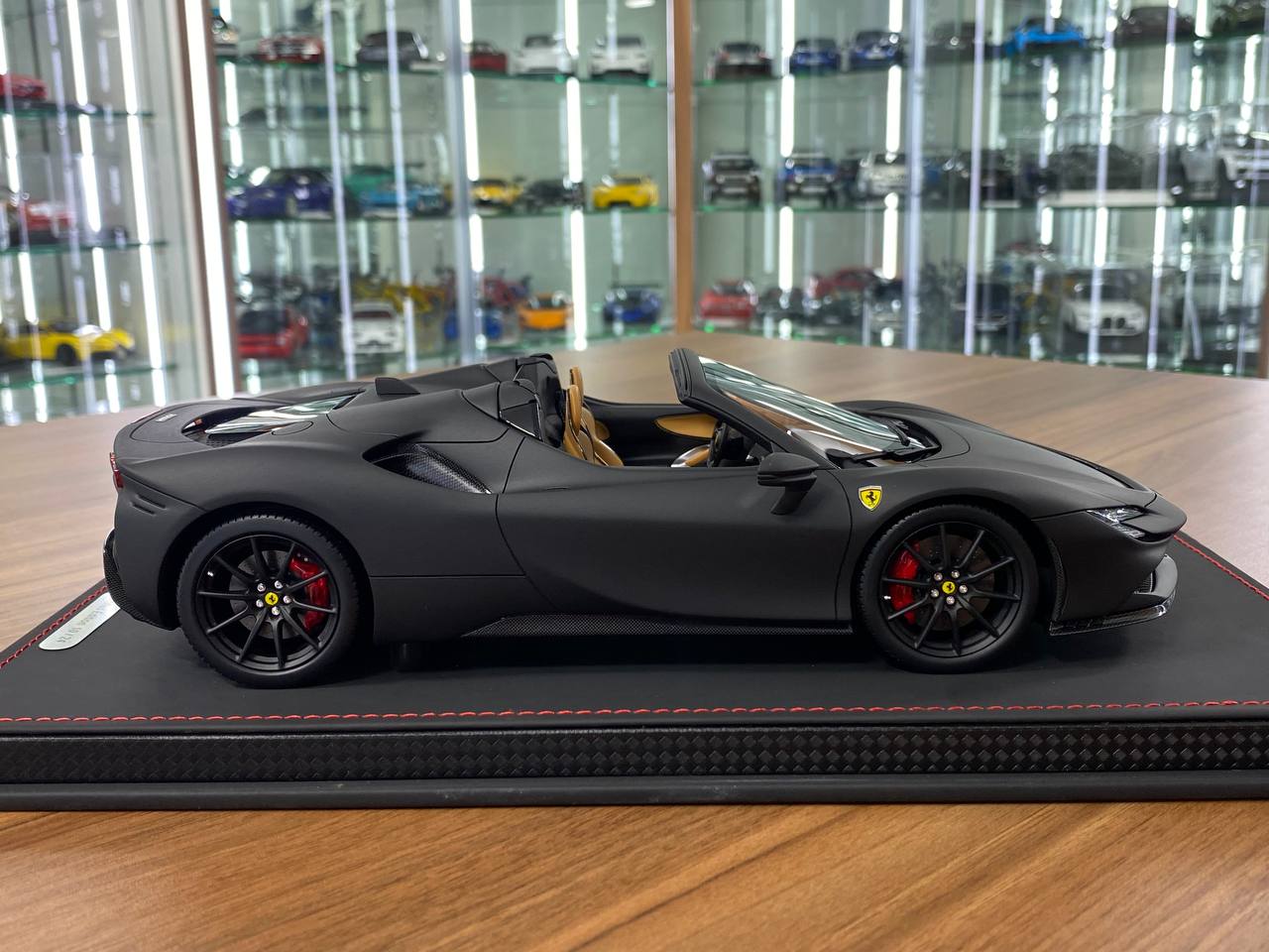 1:18 Resin Model – BBR Deluxe Ferrari SF90 Spider (Matt Black) Limited Edition 24pcs