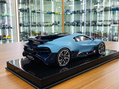 Exclusive 1/18 Resin Model - Bugatti Divo (Baby Blue Matt)