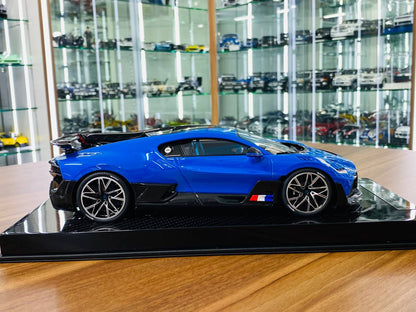 Exclusive 1/18 Resin Model - Bugatti Divo (Blue Le Mans)