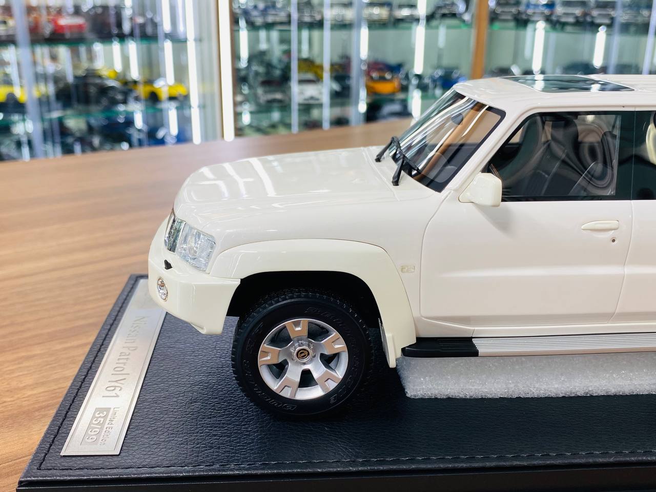 Ivy Model 1/18 Nissan Patrol Safari Y61 – White, Limited Edition