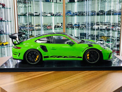 1/8 Resin Dino Models Porsche 911 GT3 RS Lizard Green Limited-20 pcs