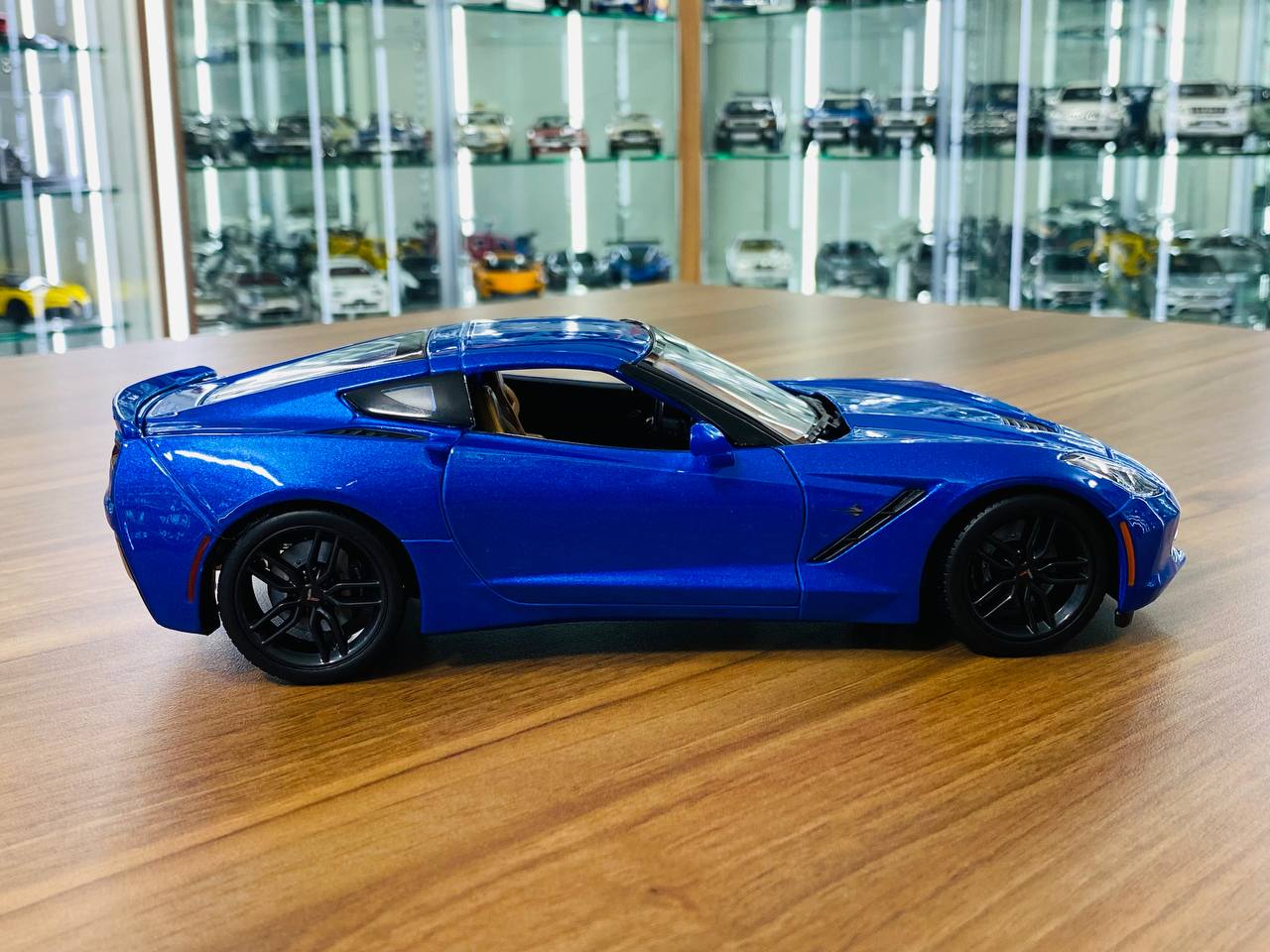 1/18 Diecast Full opening  Maisto Chevrolet Corvette Stingray Z51 2014 Blue