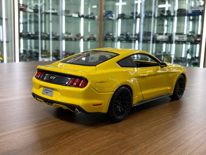 1/18 Diecast Maisto Ford Mustang 2015 Yellow