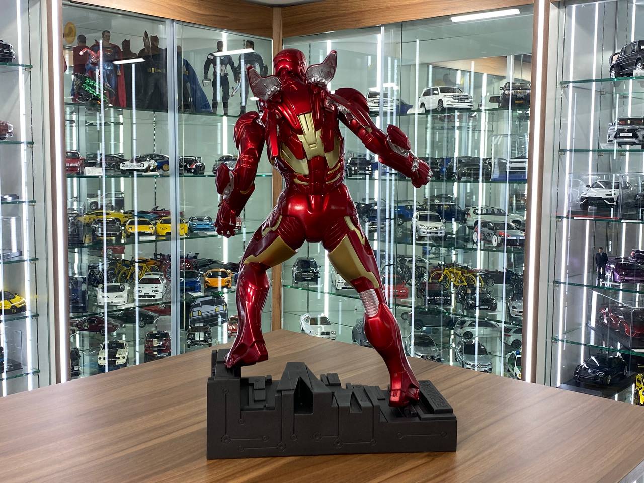 Iron Man Scale Figure