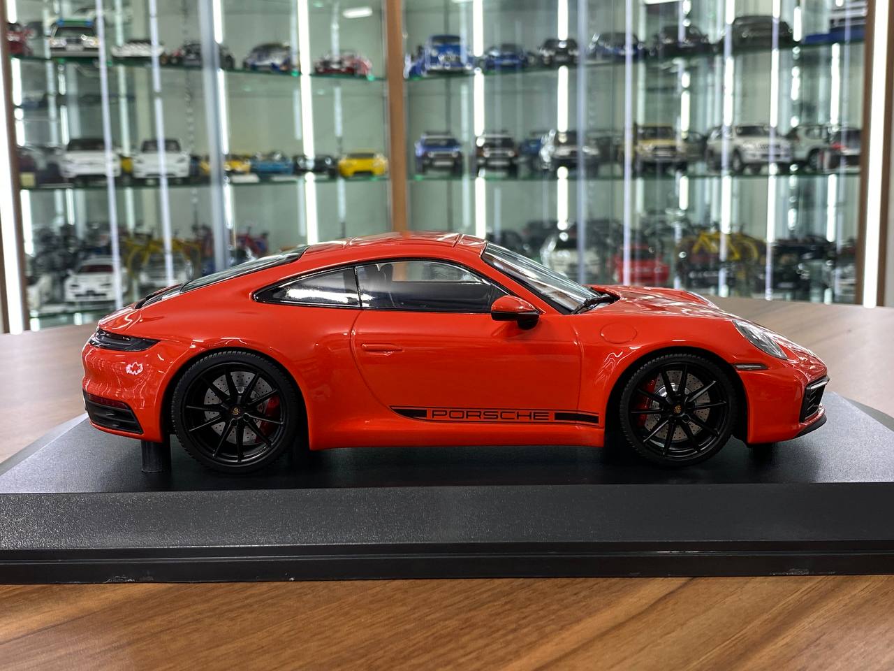 1/18 Diecast Porsche 911 Carrera 4S 2019 by Minichamps