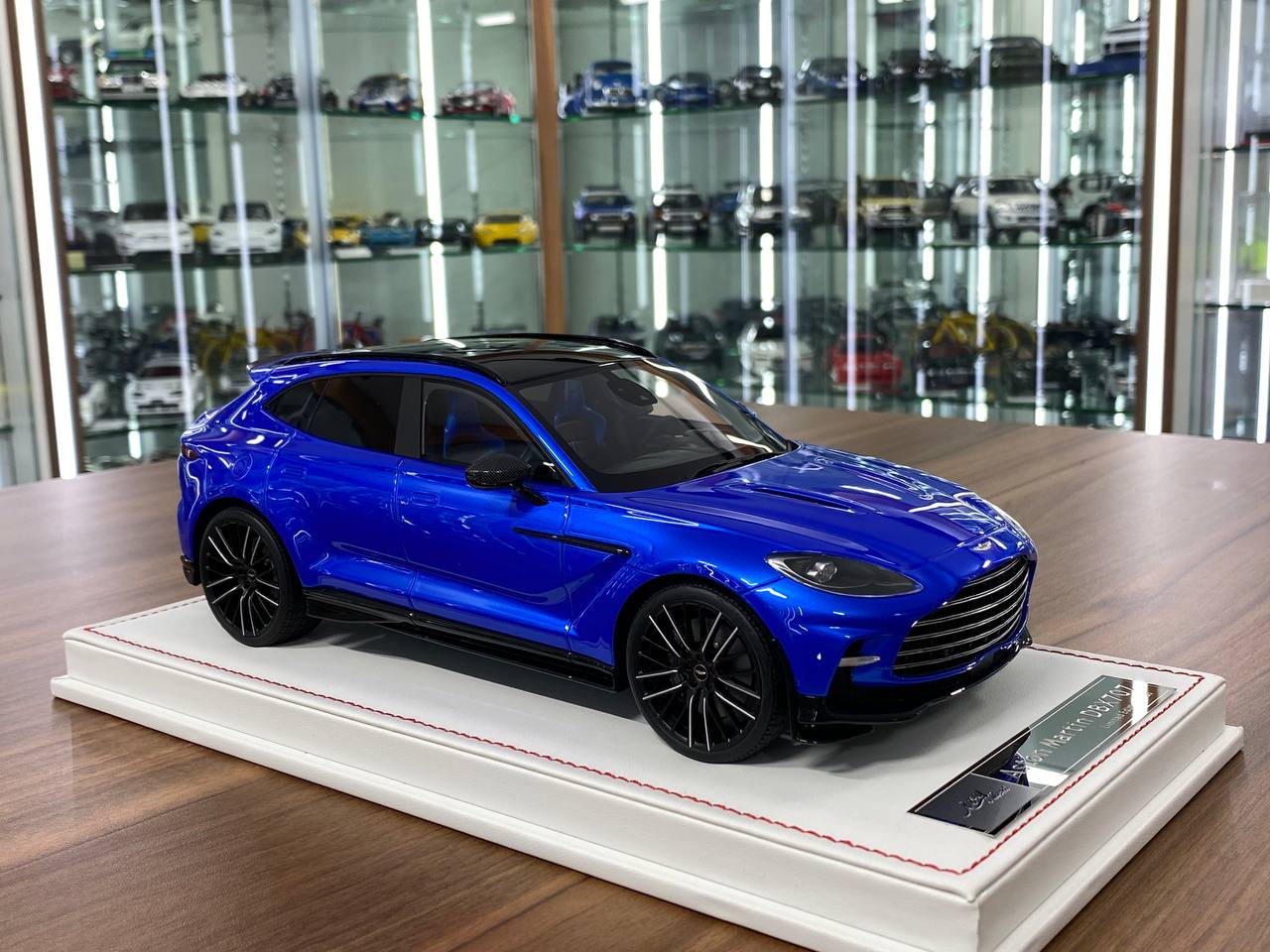 1:18 Resin Model - IVY Model Aston Martin DBX707 (Blue)