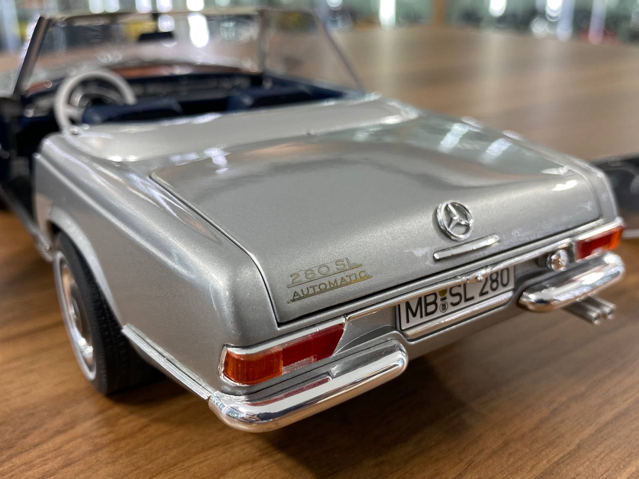 1:18 Diecast  Schuco Mercedes-Benz 280 SL Pagode (W113) 1968-71 (Silver)