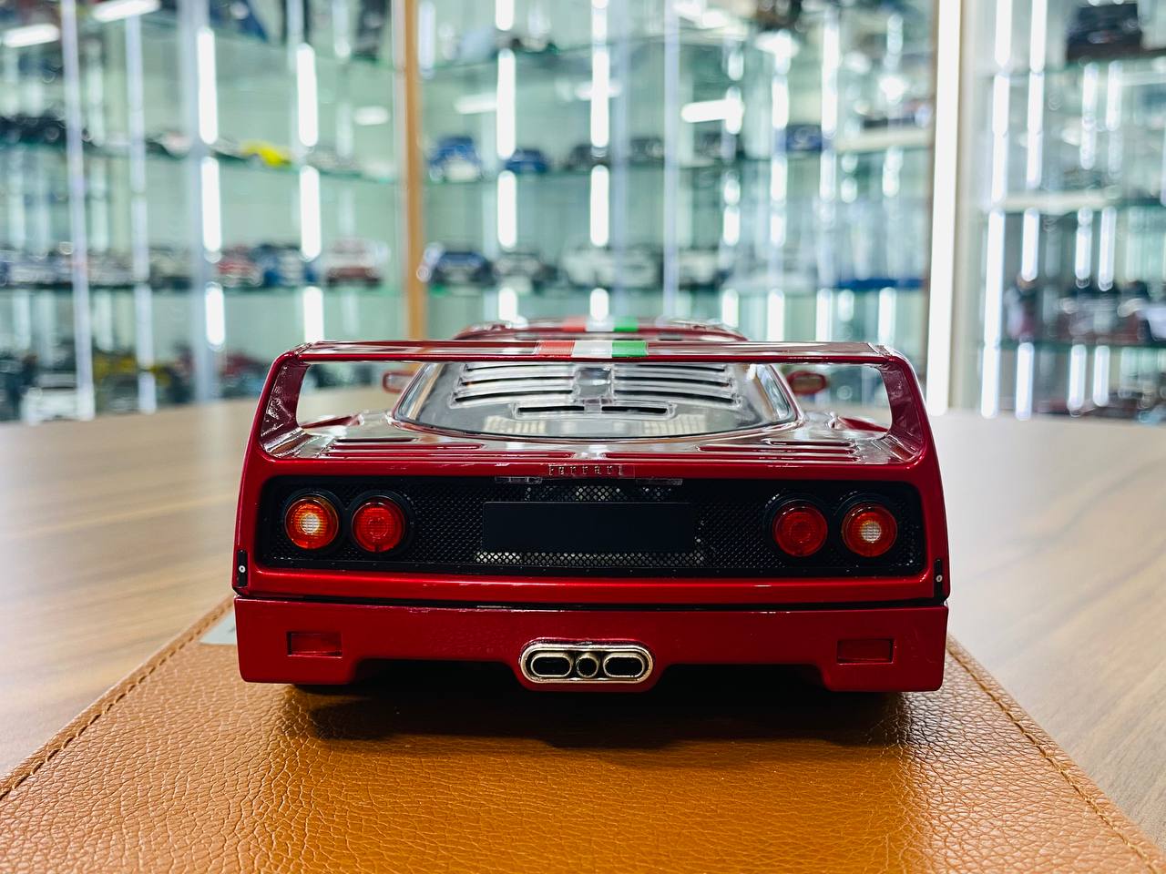 1/18 Diecast Model (Full Opening) - Ferrari F40 (BBR by Kyosho)