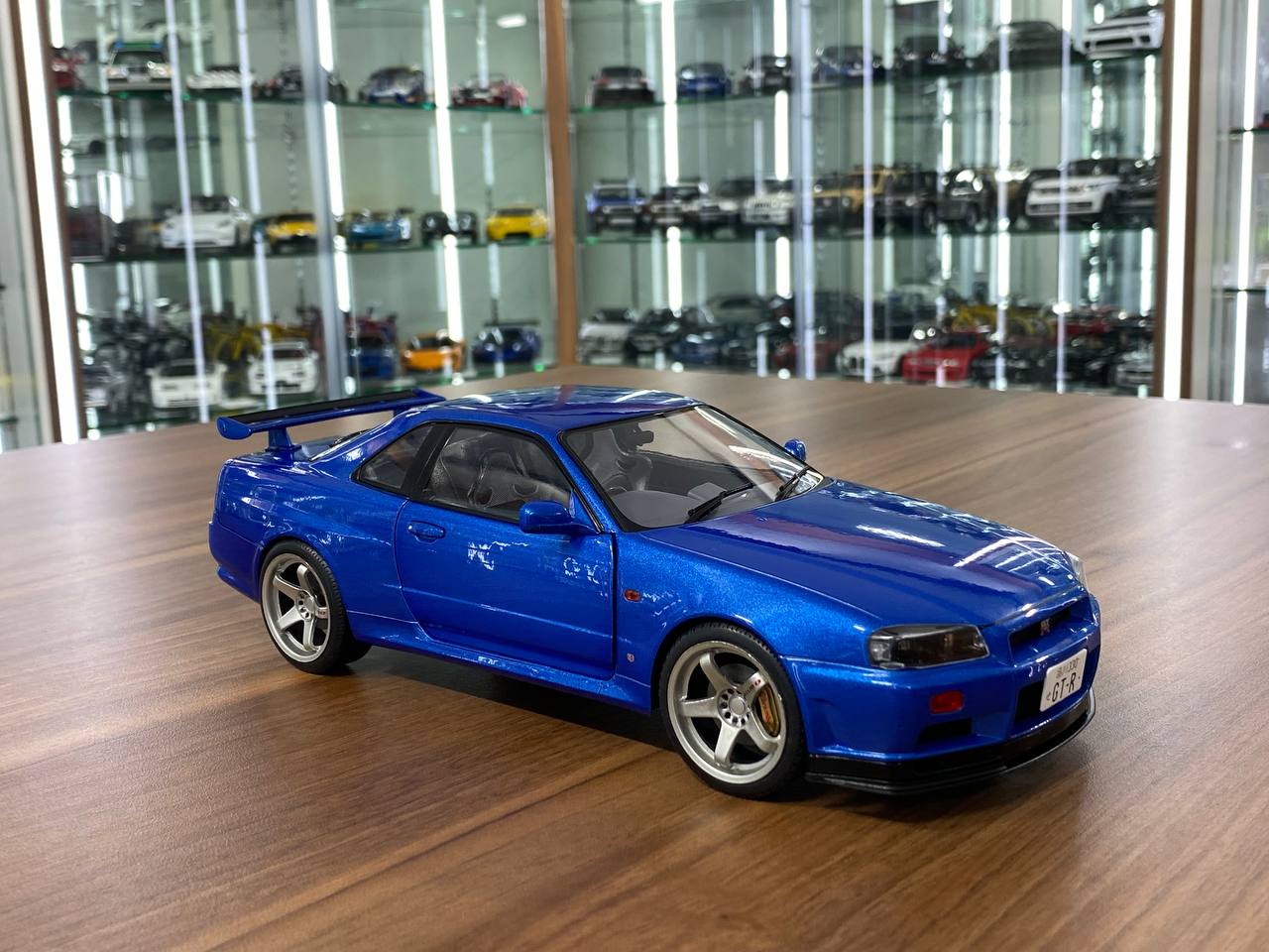 1/18 Diecast Nissan Skyline GT-R R34 Blue by Solido Scale Model Car