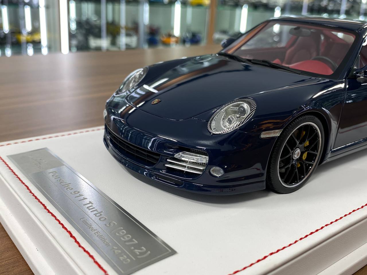 1:18 Resin Porsche 911 Turbo S (997.2) Dark Blue with Red Interior Ivy Model