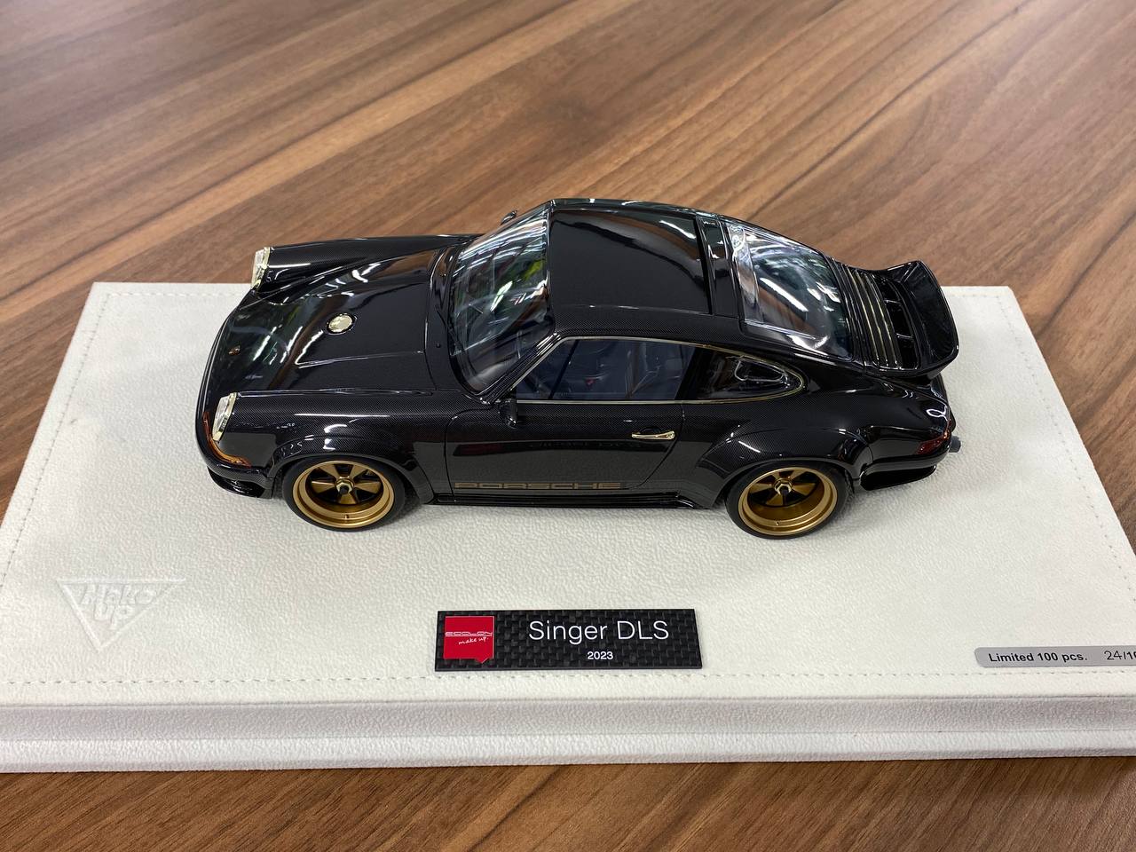 1:18 Resin Model - Porsche Singer DLS 2023 by Make Up (Visible Carbon)