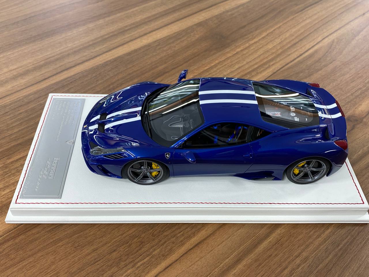 1:18 Resin Model - Ferrari 488 Speciale by Davis & Giovanni (Candy Blue with Blue & White Stripe)