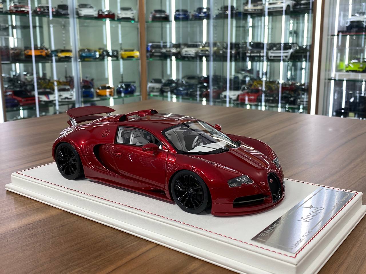 1:18 Resin Model - Bugatti Vincero Mansory by Davis & Giovanni (Red Carbon Fiber)