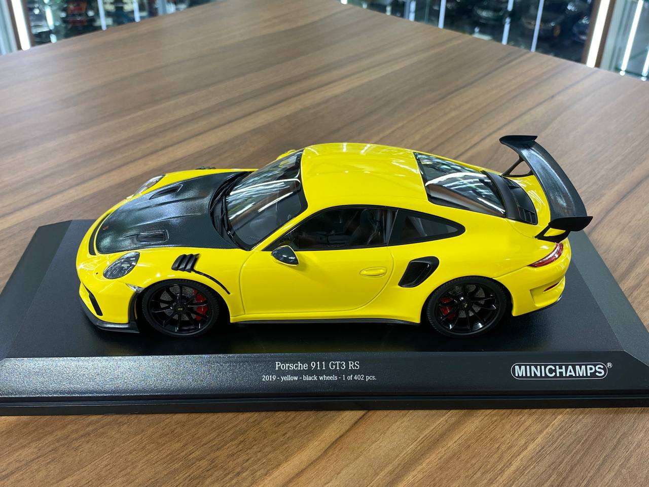 1:18 Diecast  - Porsche 911 GT3 RS 2019 by Minichamps (Yellow with Black Wheels)