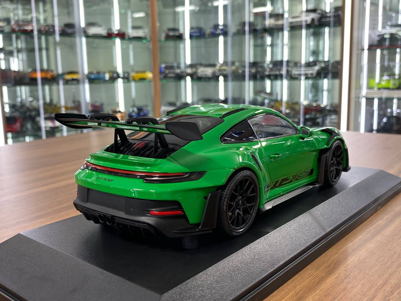 1:18 Diecast Model - Porsche 911 GT3 RS 2023 by Minichamps (Green with Black Wheels)