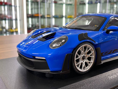 1:18 Diecast – Minichamps Porsche 911 (992) GT3 RS (2023) in Blue with Silver Wheels