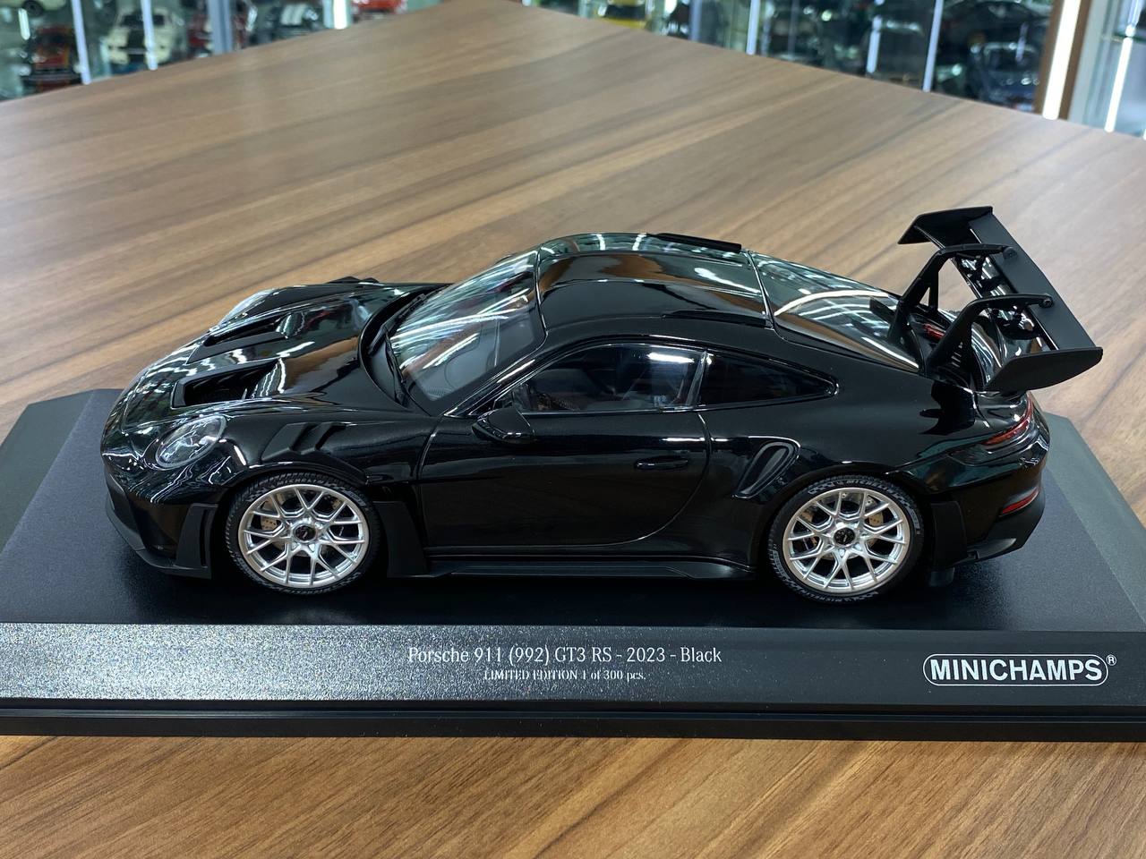 1:18 Diecast – Minichamps Porsche 911 (992) GT3 RS (2023) in Black with Silver Wheels & Black Decor