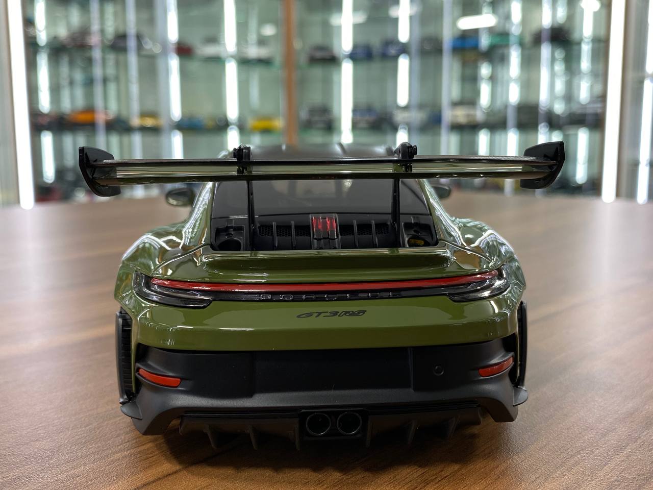 1:18 Diecast – Minichamps Porsche 911 (992) GT3 RS 2024 Weissach Paket Nato Olive with Black wheels