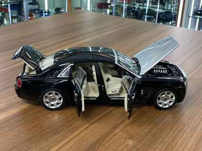 1:18 Diecast – Kyosho Rolls Royce Ghost (Full Opening) in Black/Silver