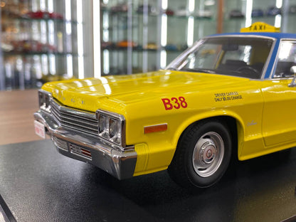 1:18 Diecast – KK Scale Dodge Monaco 1974 Texas Cab