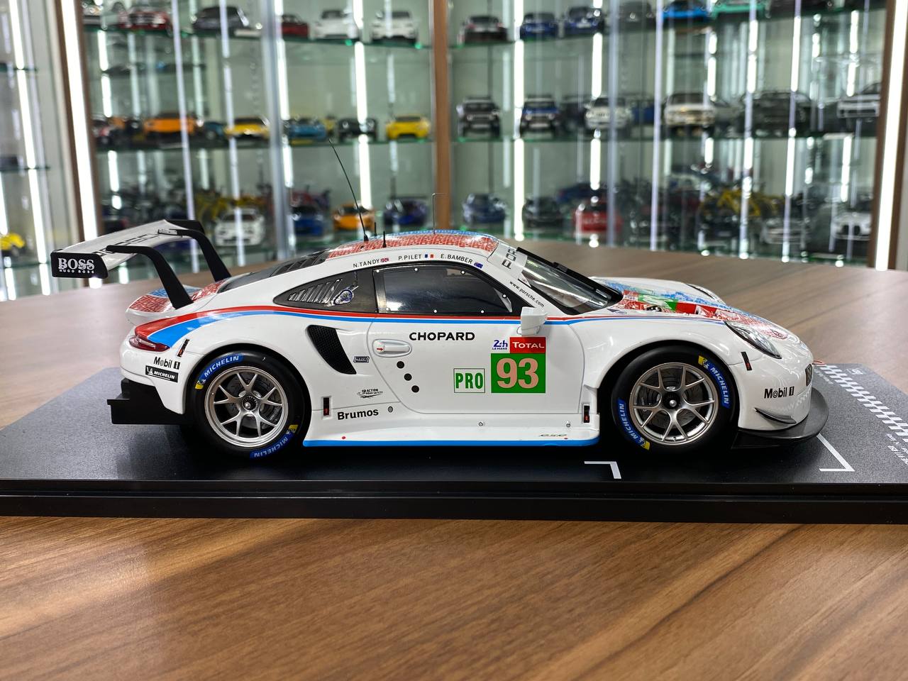 1:18 Diecast – IXO Models Porsche 911 RSR #93 Le Mans 24H 2019 (P. Pilet / E. Bamber / N. Tandy)