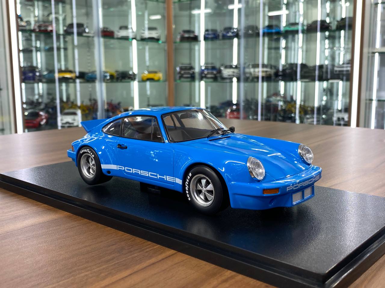 1/18 Diecast Werk83 Porsche 911 Carrera RSR 3.0 in Blue