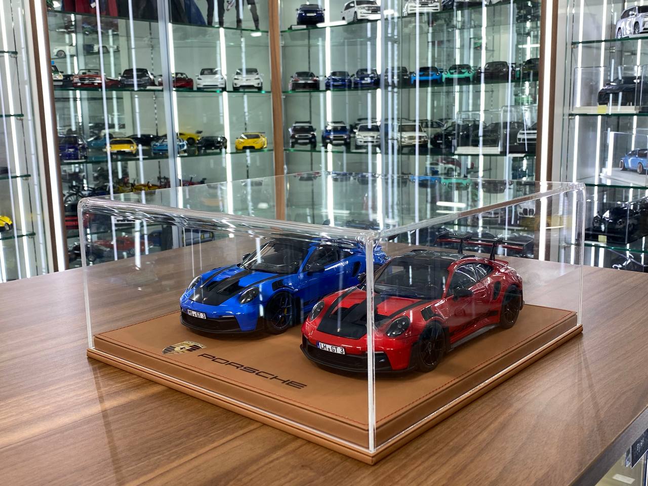 1/18 Acrylic Display Case with Brown Leather Base [ Porsche Logo Custom Print]