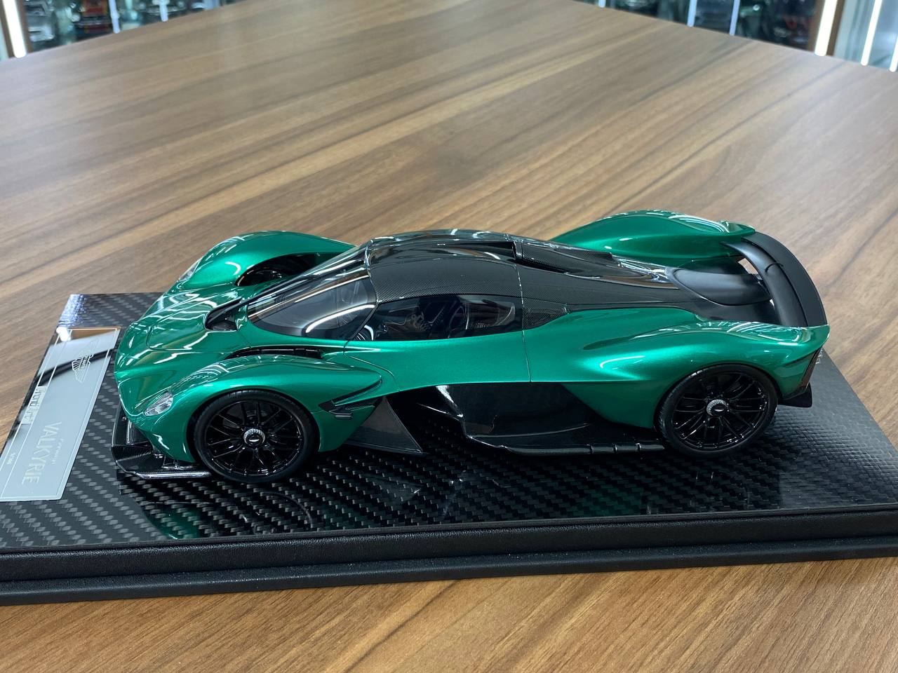 1:18 Resin Model – FrontiArt Aston Martin Valkyrie – British Green (Limited 300 pcs)