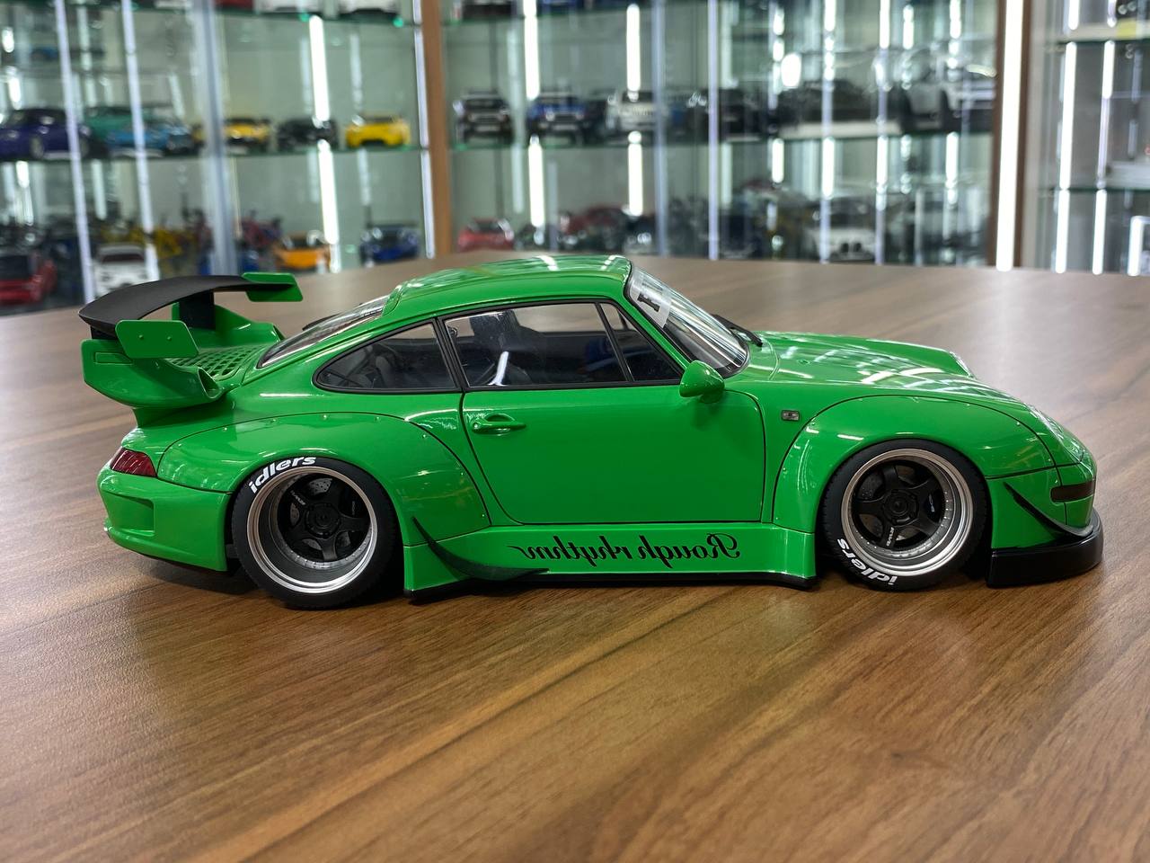 1:18 Diecast Full Opening – AUTOart Porsche RWB 993 (Green / Gun Grey Wheels)