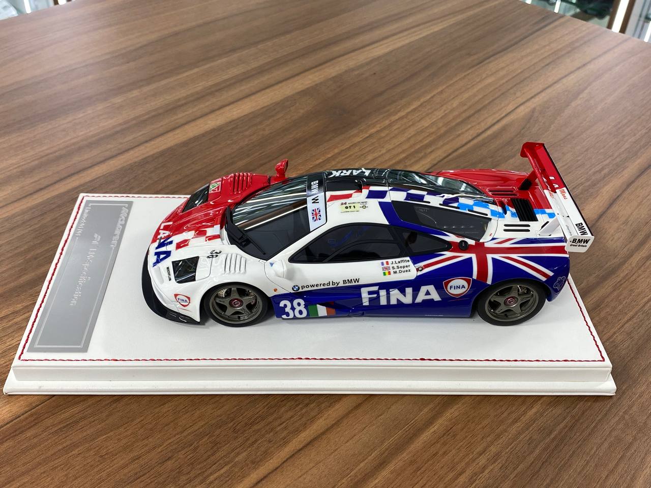 [Extremely RARE] 1:18 Resin Davis & Giovanni McLaren F1 GTR (Fina / Lark Livery) - Limited 1 of 1