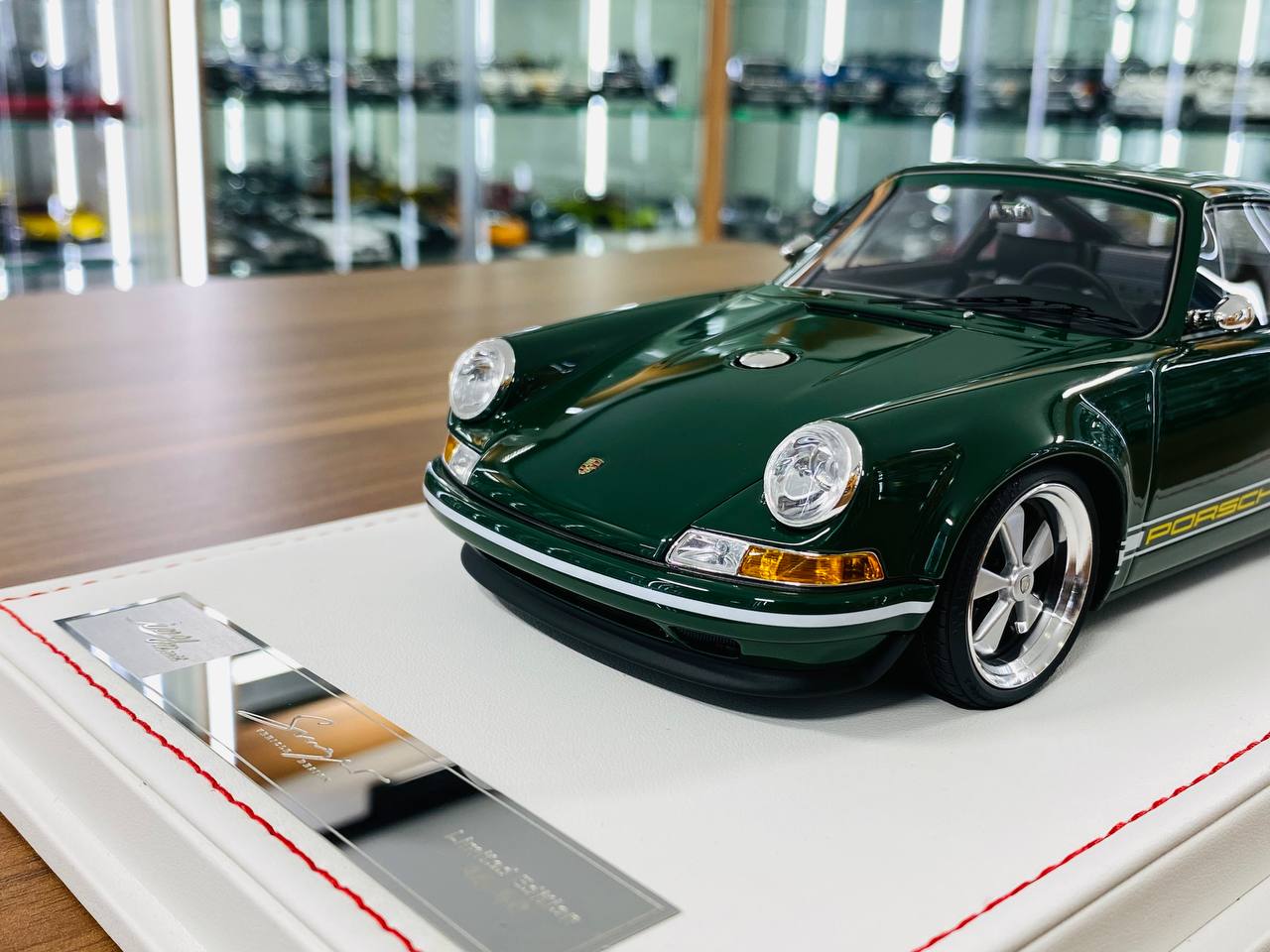 Ivy Model Porsche 911 Singer – 1/18 Resin Model, Irish Green/White Stripe, Limited 50