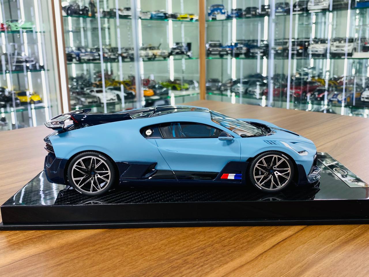 Exclusive 1/18 Resin Model - Bugatti Divo (Baby Blue Matt)