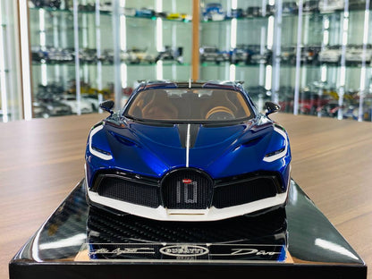 Exclusive 1/18 Resin Model - Bugatti Divo (Atlantic Blue)