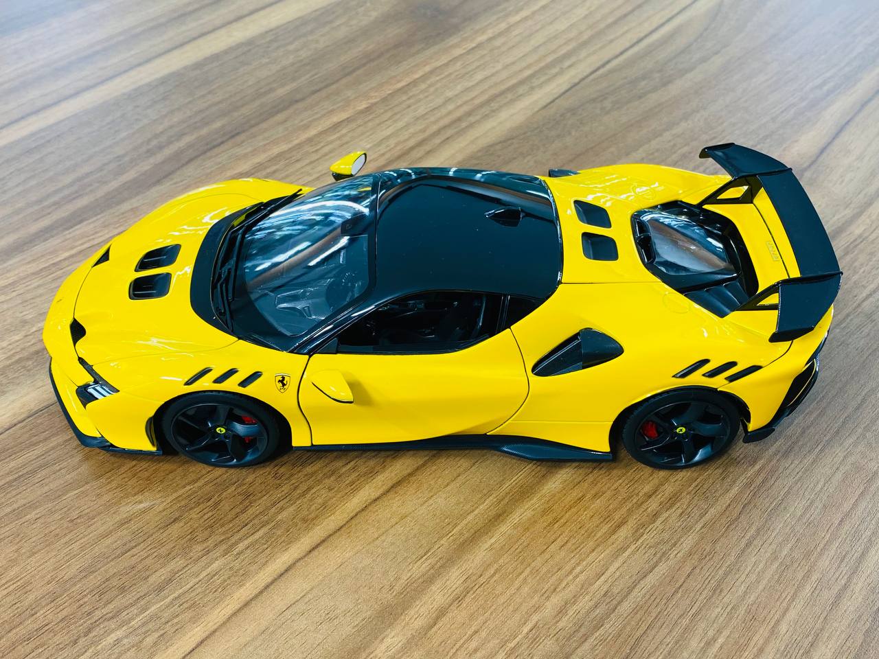 1/18 Metal Diecast Full opening Bburago Ferrari SF90 XX Stradale Yellow