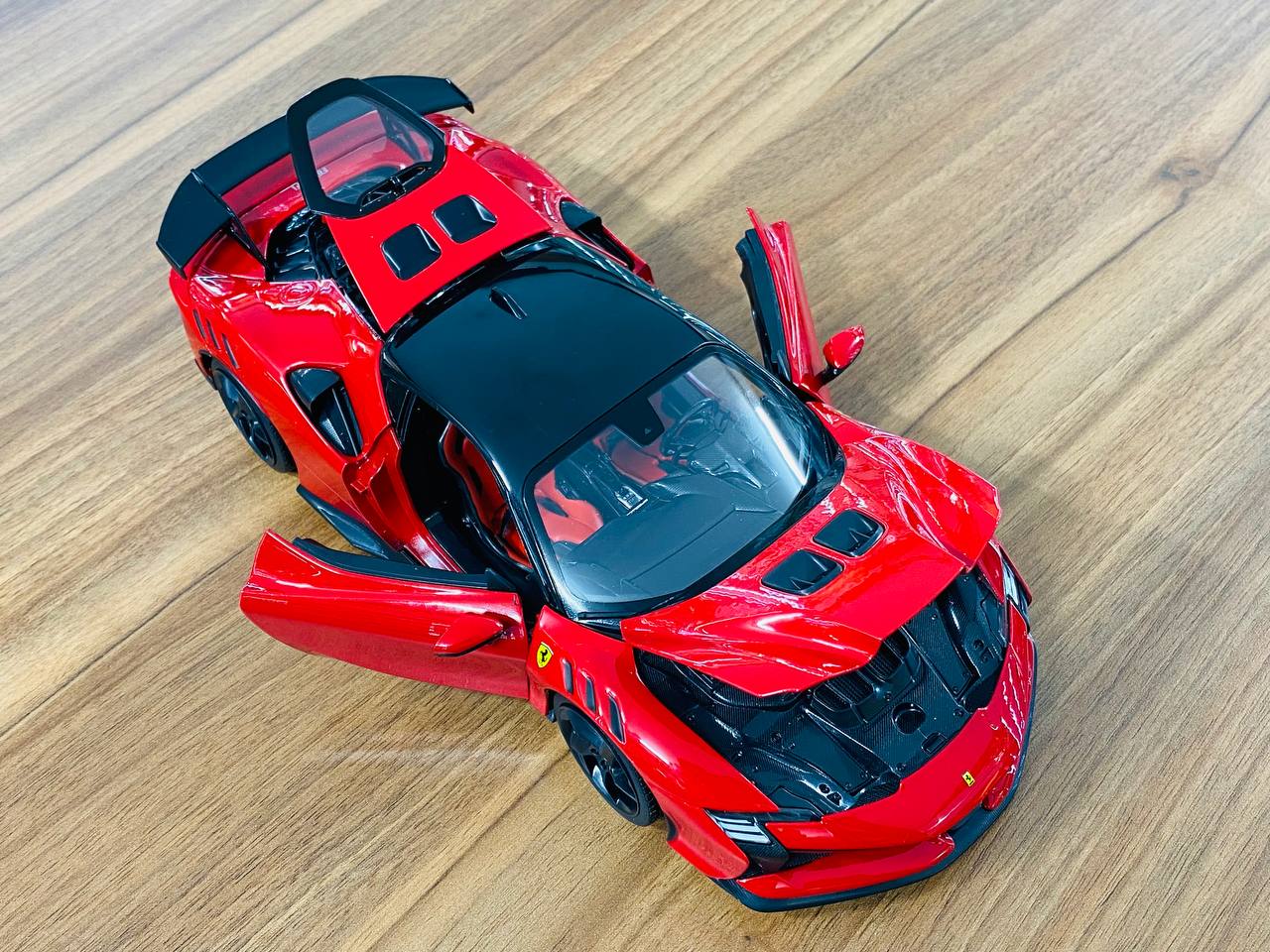 1/18 Metal Diecast Full opening Bburago Ferrari SF90 XX Stradale Red