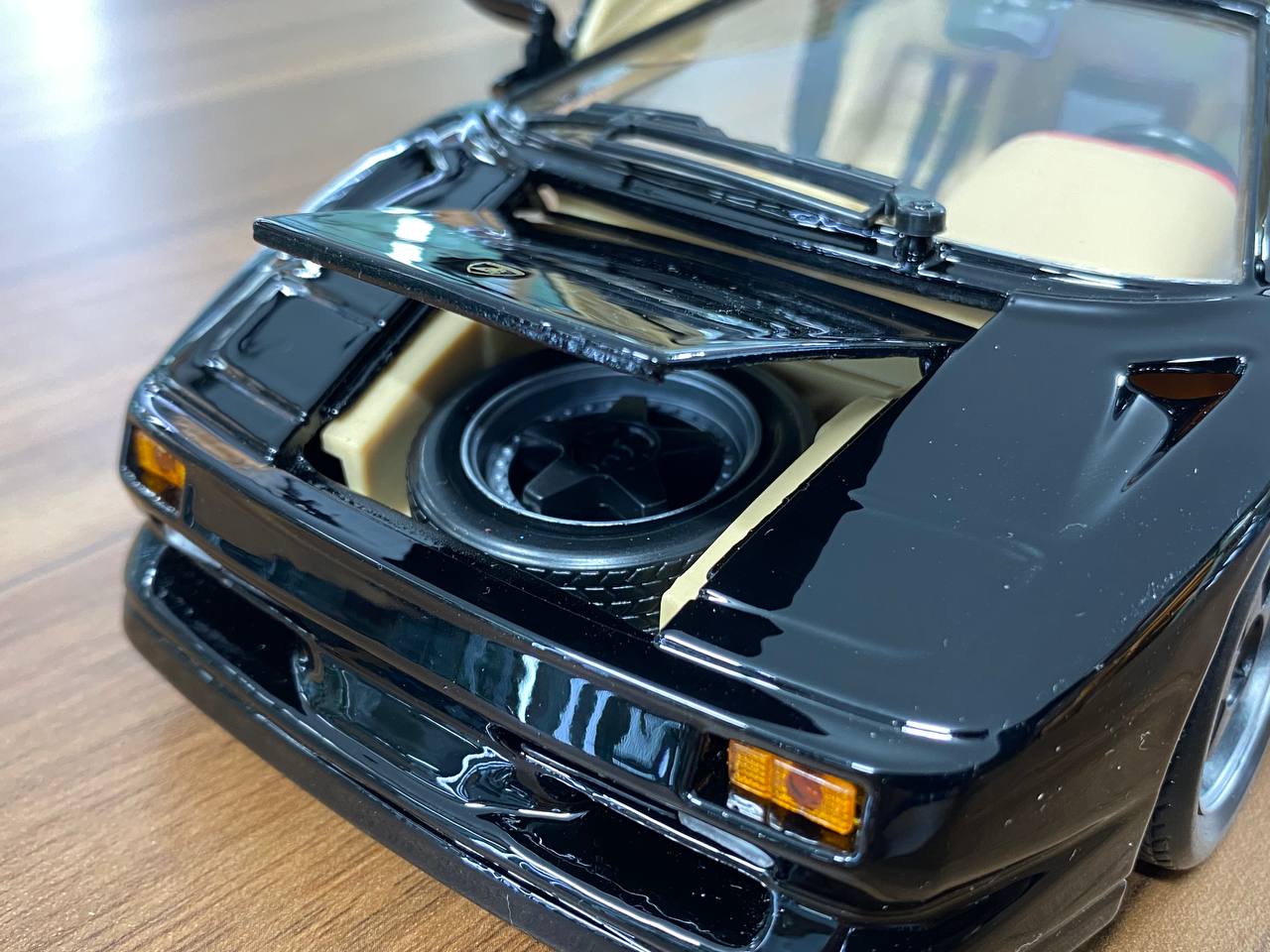 1/18 Diecast Maisto Lamborghini Diablo SV Black