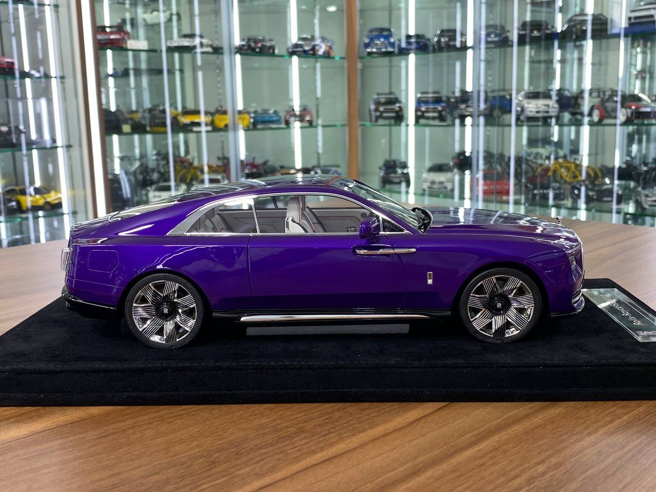 1/18 Resin Model - Rolls Royce Spectre Purple by DF Model