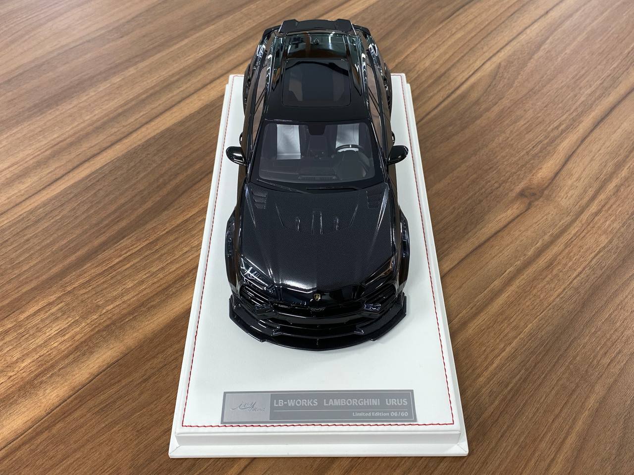 1/18 Resin Model  - IVY Model Lamborghini URUS LB Works (Metallic Black)