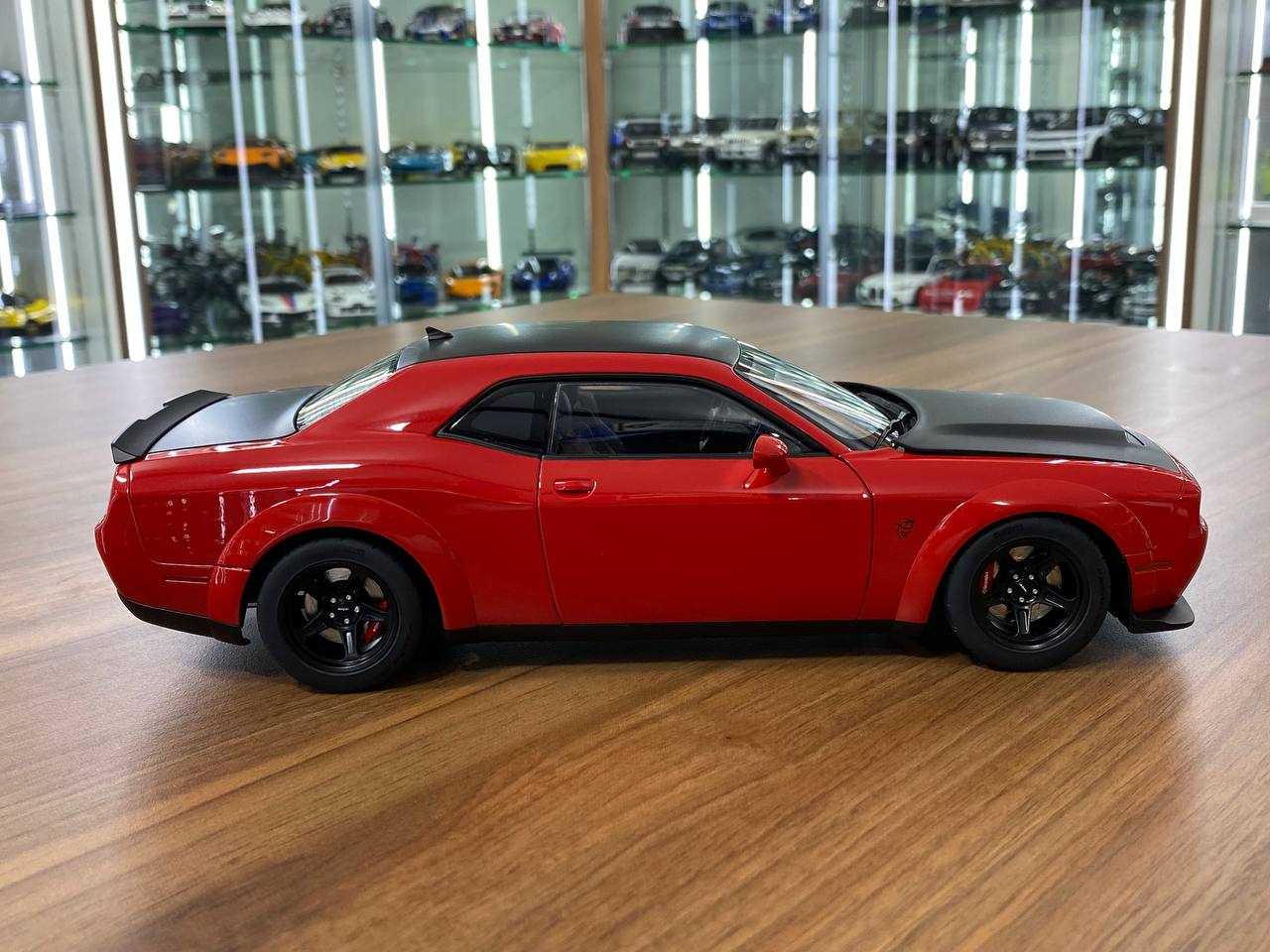 1/18 Diecast Dodge Challenger SRT Demon Red AutoArt Scale Model Car