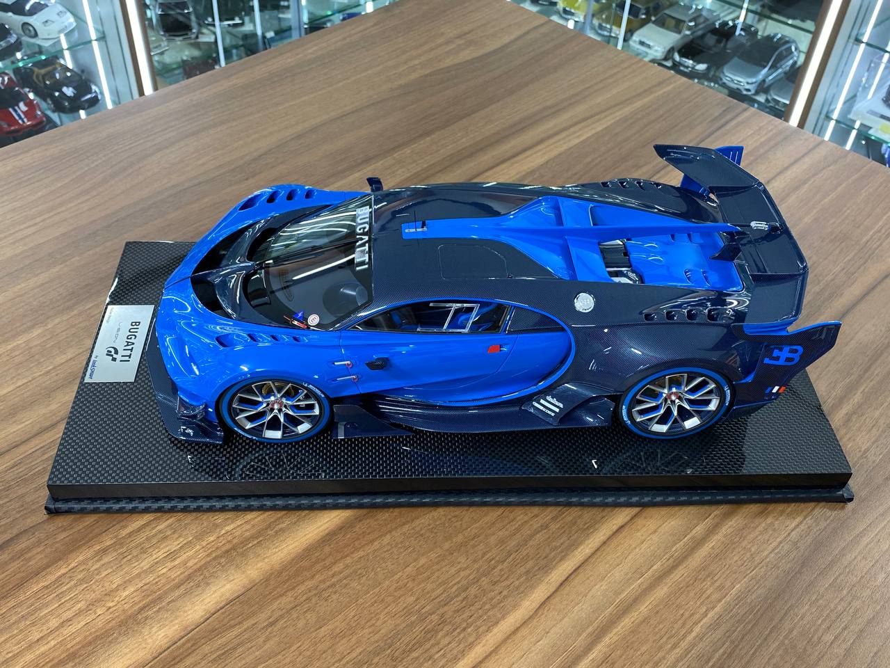 1/12 Resin Model - Bugatti Vision Gran Turismo by Look Smart (Light Blue Sport Racing Carbon)