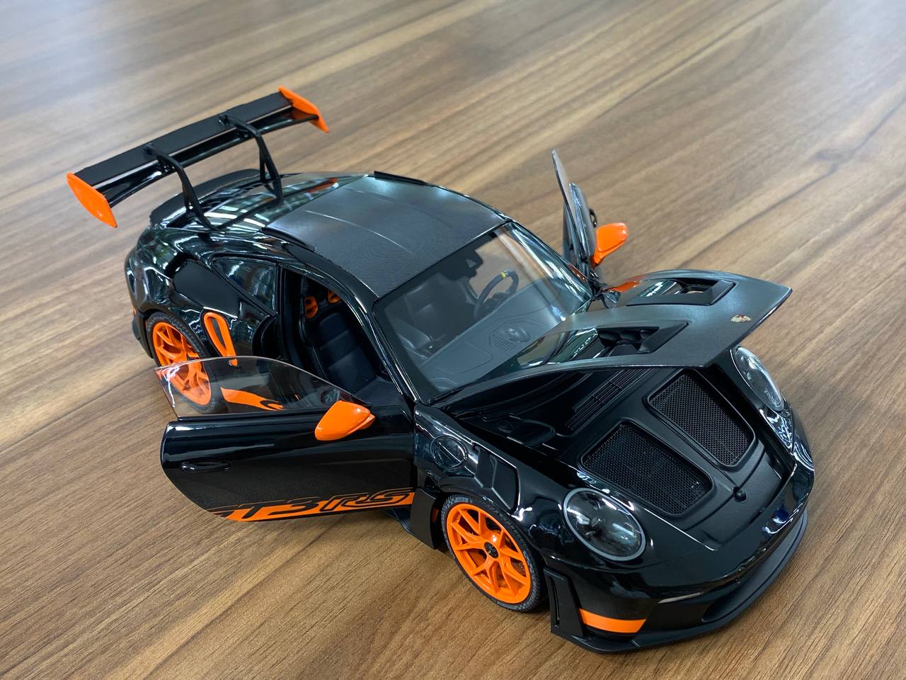 1:18 Diecast Minichamps Porsche 911 (992) GT3 RS 2023 Weissach Paket in Black