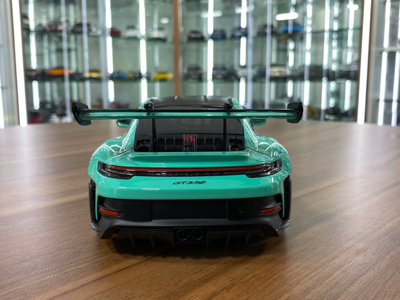 1:18 Diecast Minichamps Porsche 911 (992) GT3 RS 2024 Weissach Paket in Green