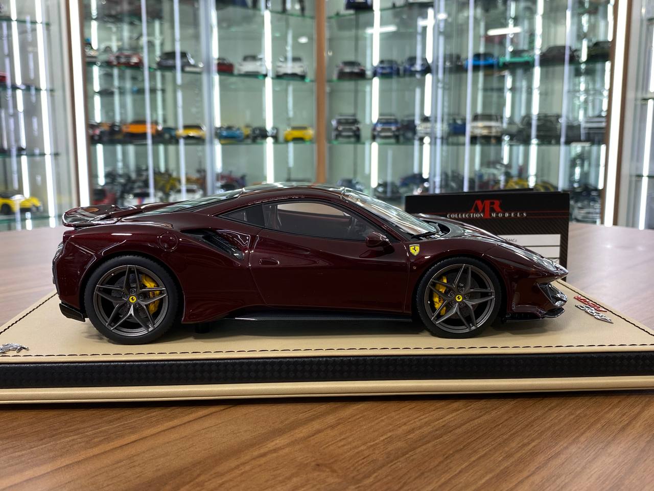 1:18 Resin Model – MR Collection Ferrari 488 Pista Rubino Micalizzato