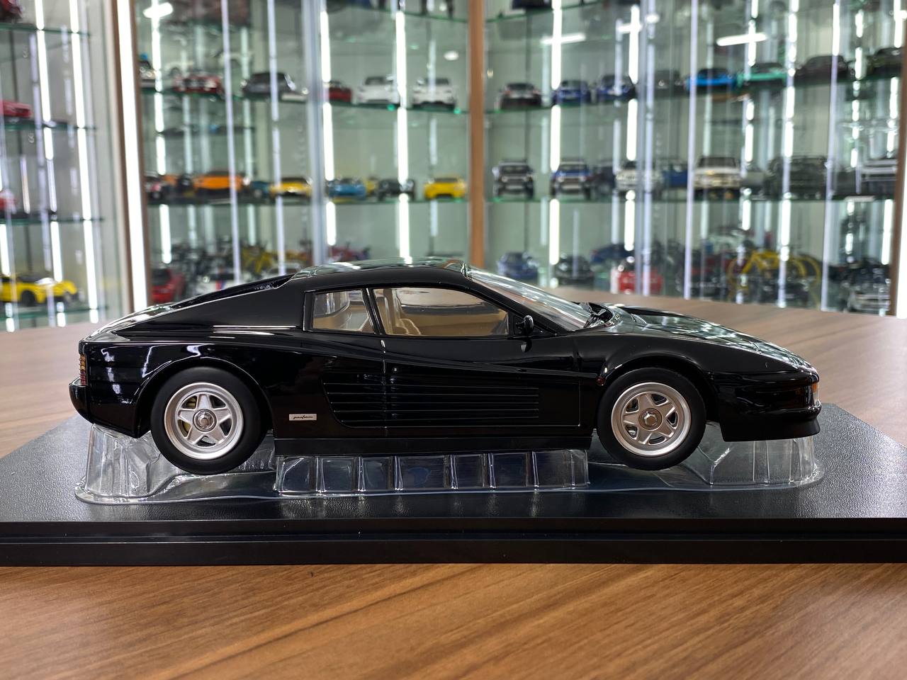 1/18 Diecast  KK Scale Ferrari Testorossa 1986 in Black