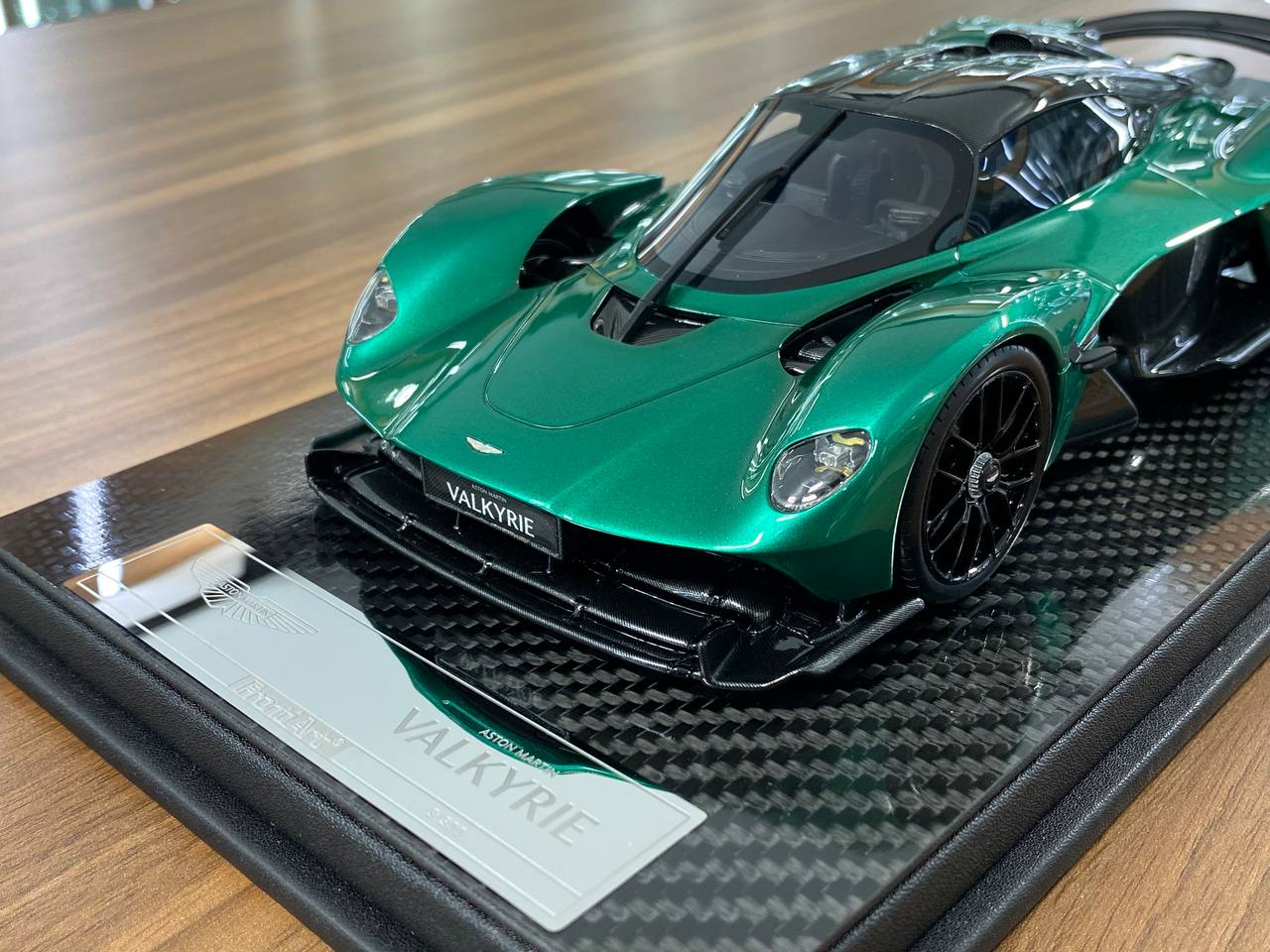 1:18 Resin Model – FrontiArt Aston Martin Valkyrie – British Green (Limited 300 pcs)